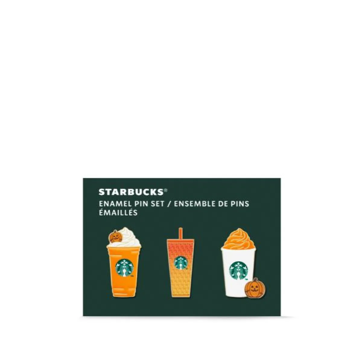 Zestaw przypinek Starbucks na ciemnozielonym tle, przedstawiający trzy napoje z logo marki – dwa z bitą śmietaną i dekoracją z dyni oraz jeden z pomarańczową słomką.